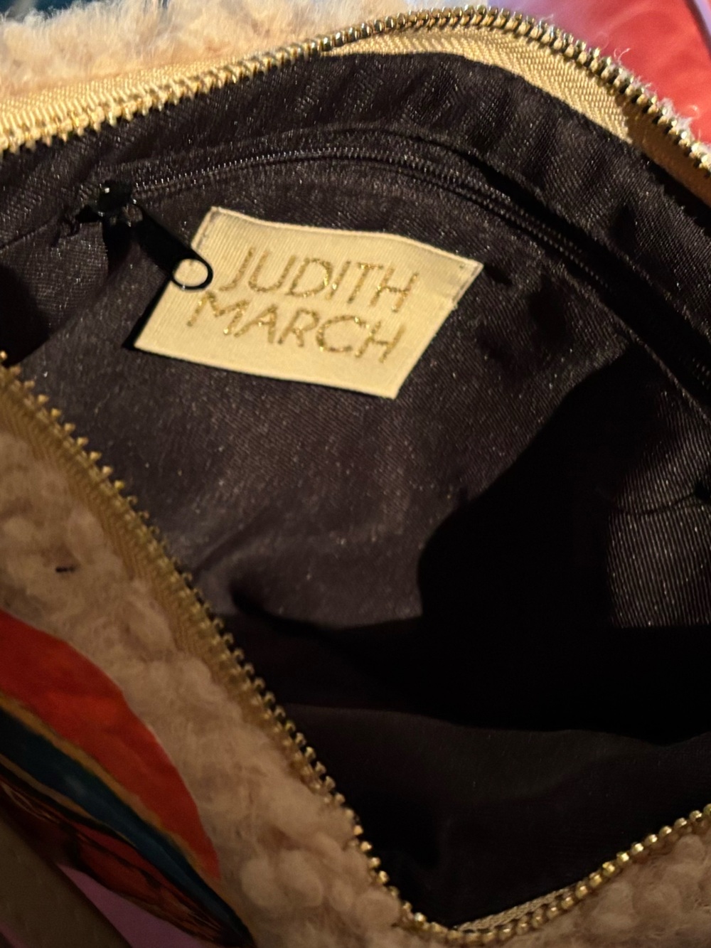 Judith March SKI LODGE TIGERS having cocktails TEXTURED WRISTLET or crossbody - Picture 7 of 8
